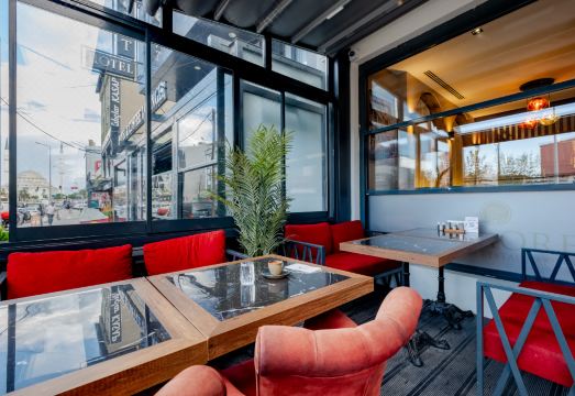 Frt Airlines Hotel의 현대적인 객실