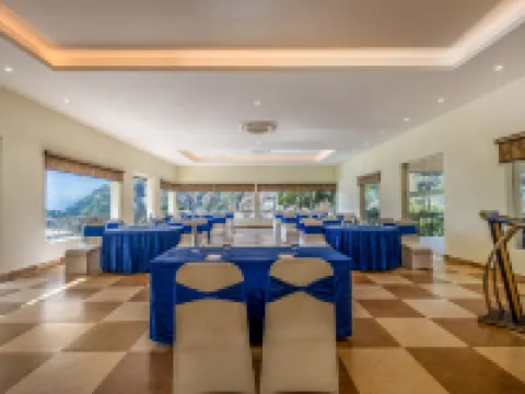 Sterling Corbett Hotels in Pauri Garhwal