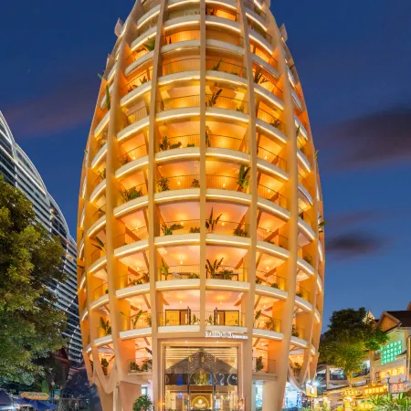 Xishuangbanna Jinghong Midu Suite Hotel (Starlight Night Market)