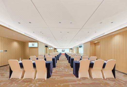 Baoju Hotel, Haikou (Longhu District light-year hotel, West high-speed rail station) Hotel Overview