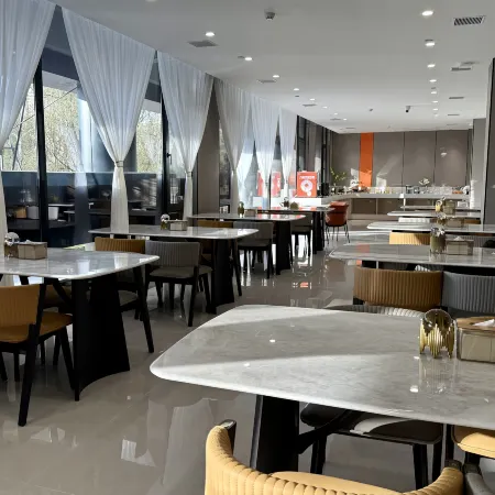 Happiness Hotel(Qingyang Huangchao Store)