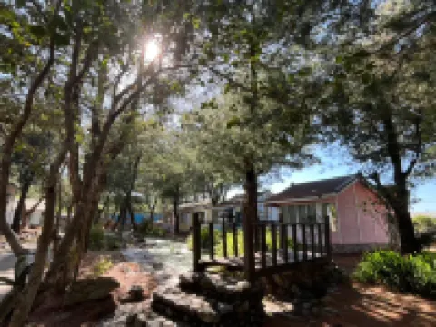 Pines Garden 풀리 핫 스프링 주변 호텔