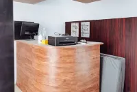 RedDoorz @ Don Martie Beach House Naic Cavite Hotel a Naic