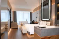 Rubik's Cube Hotel (Shihezi Railway Station) - 3-Star