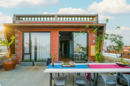 Weijue Yashe Отели рядом с достопримечательностью «Fashi Zhenwu Temple»