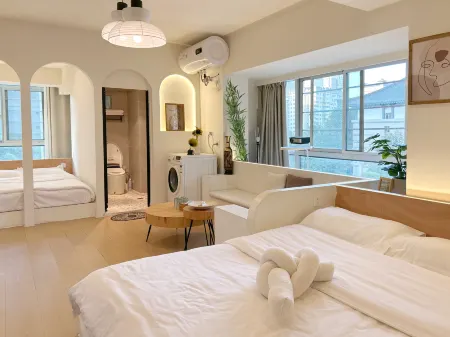 Vita Shushu Design Guesthouse (South Gate Yongning Men Subway Station)