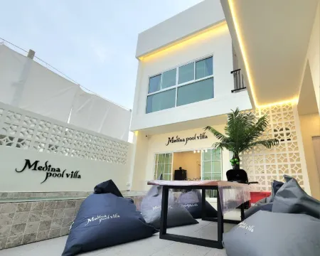 M2-Medina Pool Villa-Bangsaen