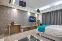 King Hotel TW 鄰近桃園中正藝文特區商圈的酒店