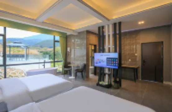 The castle at the foot of Wangjun Mountain