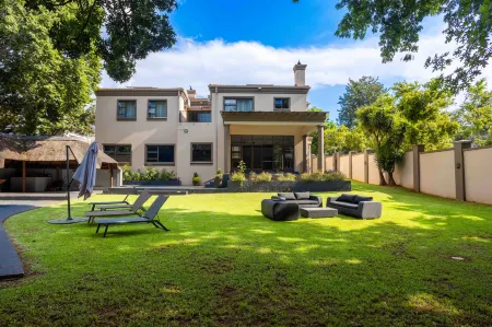 Adinkra Boutique Hotel Отели рядом с достопримечательностью «Melville Koppies»