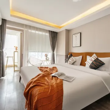 Yueman Hotel (Wuyi Plaza IFS Guojin Center store,) Отели рядом с достопримечательностью «Wuyi Square»