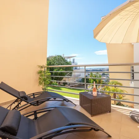 BnB Homes White Rose Garden Apartment with 2 Terraces & 2 Swimming Pools