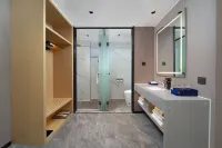 Yeste International Hotel (Liuzhou Cruise Terminal Shuangyu Hui River View Branch) - Romantic