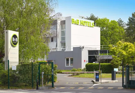 B&B Hotel Cergy Port 4 étoiles Отели в г. Валь-д’Уаз