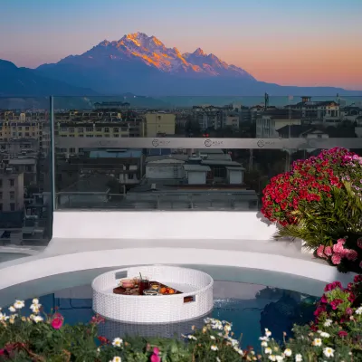 Star of Lijiang · Sun Shine Jinshan View Snow Mountain Panoramic Garden Hotel Hotels near Lashihai Ancient Tea-Horse Route