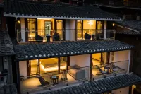 西江風花雪月全景美宿（西江千户苗寨觀景台店） 鄰近貴州西江阿幼民族文化博物館有限公司的酒店