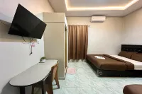 Gratia Guesthouse Отели в г. 