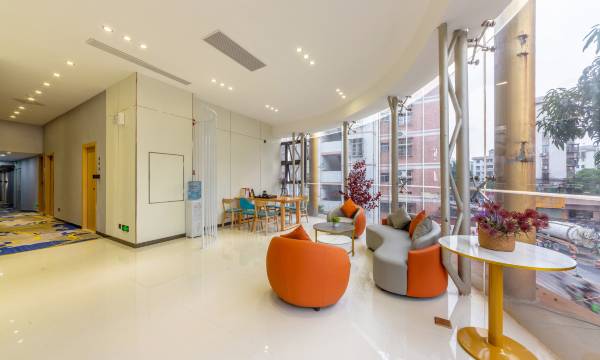 Cmax Hotel(Guangzhou South Railway Station / Luoxi Metro Station Branch)