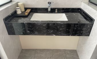 Jianggushan Business Hotel