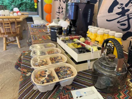 Wuhua Mountain Resort Homestay Отели рядом с достопримечательностью «Jingniang Lake»