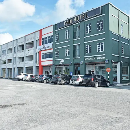 Padi Hotel Alor Setar (Self Check In) Отели рядом с достопримечательностью «Большая часовая башня»