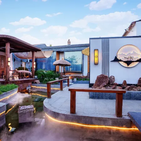 Huafeihua · Zen Aesthetics Homestay  From the street
