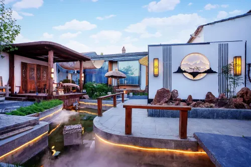 Huafeihua · Zen Aesthetics Homestay  From the street