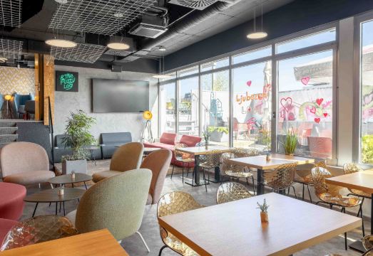 이비스 스타일스 류블라냐 더 퍼지 로그