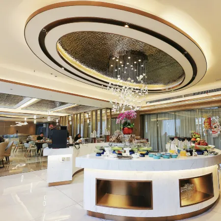 Hengfa International Hotel(near the Weiyuan Tower)
