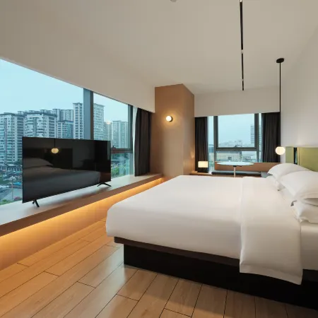 SFEEL Designer Hotel (Yibin Future Square Branch)