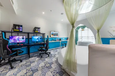 Jingzu E-Sports Hotel (Liuyang Tianhong Shopping Center)