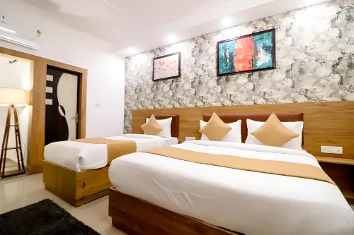 Hotel Gold Stays Near Delhi Airport