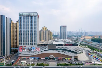이롱 R.윤 호텔 (지난 완홍 플라자) 화산 관광지 주변 호텔
