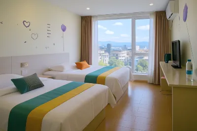 Dujiangyan Ginza Holiday Hotel (High-speed Railway Station) Hotel a Dujiangyan High-Speed Rail Station