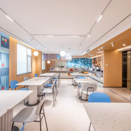 Home Inn Hotel • Neo (Huayin Huashan North High-Speed Railway Station)