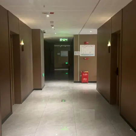 Beifang E-sports Internet Cafe Homestay