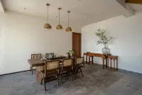 Yizhui Meet Lanyuan (Sansheng Island Heart Mansion Cafe)