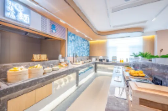 Home Inn (Zoucheng Pingyang West Road Xiangyun Square Branch)