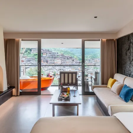 Cloud Retreat ·Summit Gallery Panoramic Homestay (Xijiang Miao Village Viewing Platform)