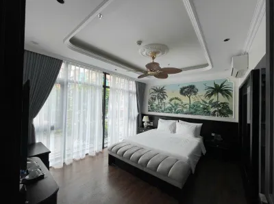 Royal Hotel - Vinhomes Ocean Park 3 Hôtels à : 