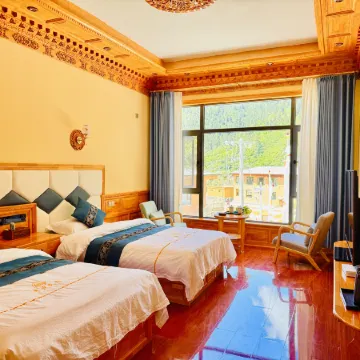 Zhuoyun Homestay (Zhagana Scenic Area Ticket Center)