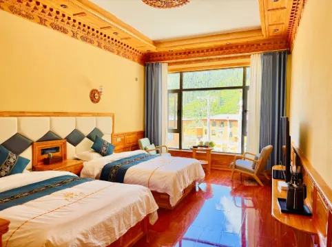 Zhuoyun Homestay (Zhagana Scenic Area Ticket Center)