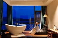Yiyi Pushé · Lakeside Starry Sky Swimming Pool Vacation Apartment