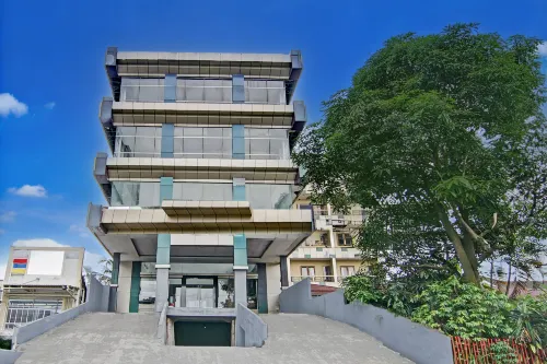 Townhouse Oak Pekanbaru near Mall Pekanbaru formerly Hotel Grand Sahara Hotels in Sail