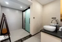 Huazhu Jing'an in B&B