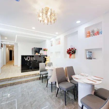 Le Vu Hotel Отели рядом с достопримечательностью «Парк 30/4»