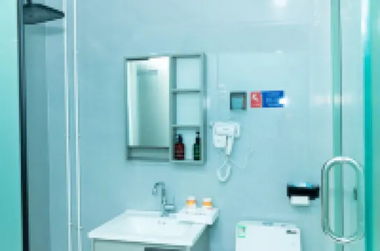 Juzi Movie Hotel (Runan Aijia Xingguang Jewelry City)