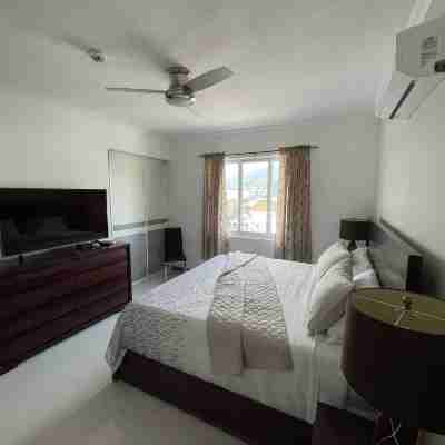 Joy Luxury Estate Kingston Hotel Exterior