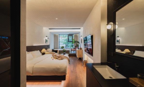 Kangding YeKe Yeke Hotel (Love Song Square)