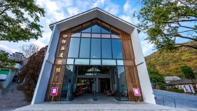 Beiliu Suoluo Valley Resort Hotels near Darongshan National Forest Park